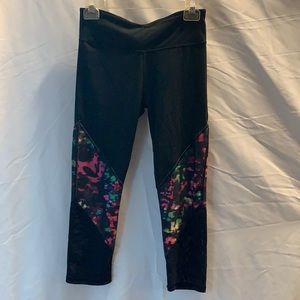 Fabletics bra/ capri set.